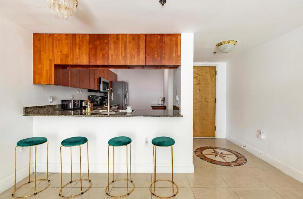 Two Bedroom Oceanview Apartment In Brickell Miami Dış mekan fotoğraf